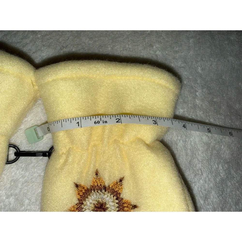 Vintage Fleece‎ Gloves Embroidered With Native Star Pattern Yellow Color